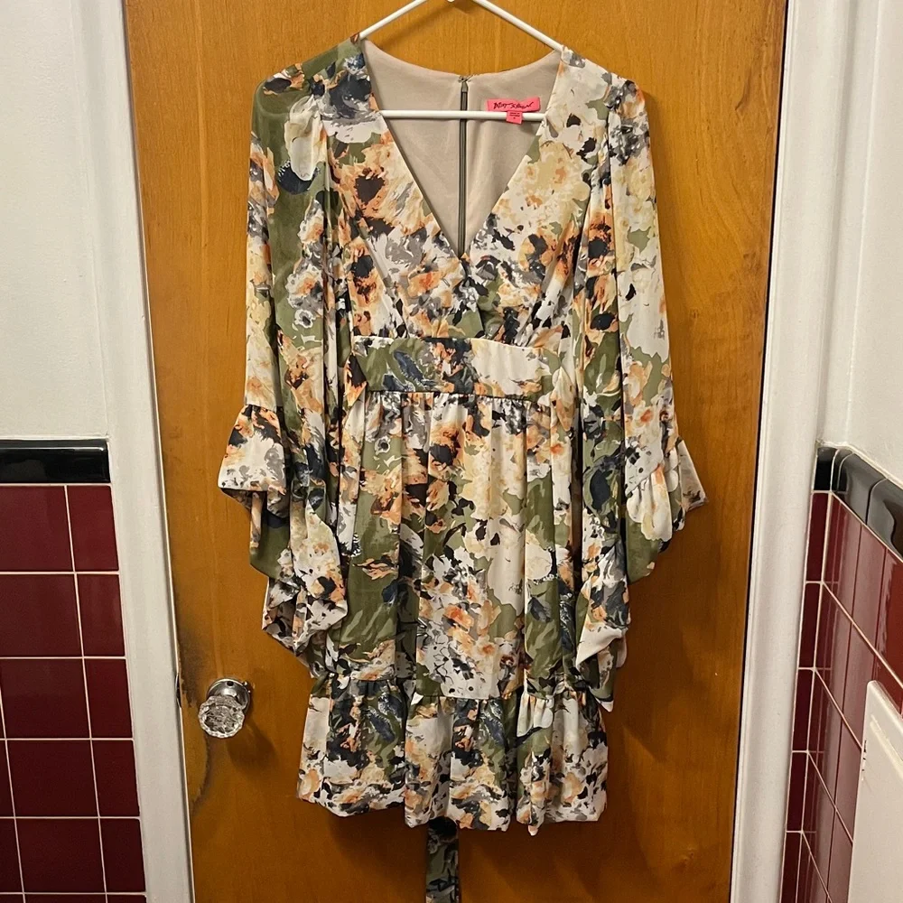 Betsey Johnson Bell Sleeve Floral Dress - Picture 1 of 10